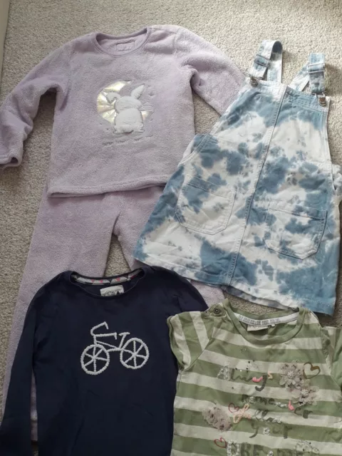 Girls outfit  and PJ Bundle  Age 5-6 (4 items)