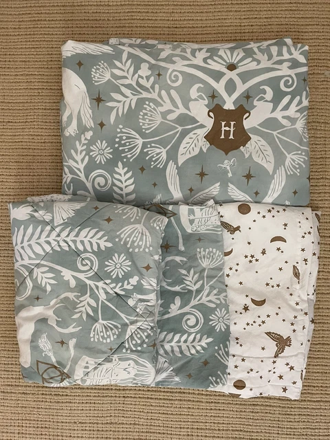 Harry Potter Bedding By Pottery Barn. Duvet, Sham And Pillow Case. Pre Owned. Harry Potter Bedding By Pottery Barn. Duvet, Sham And Pillow Case. Pre Owned.