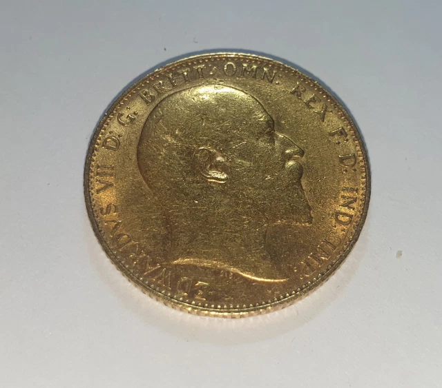Lovely condition King Edward VII gold Sovereign 1910