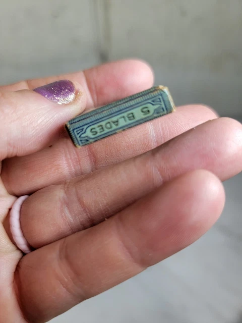 Vintage 1930's Gillette NEW GOODWILL DE Safety Razor  Clean! 9