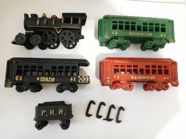 PENNSYLVANIA RAILROAD Washington 44 CAST IRON TRAIN SET 5 piece With Hooks Vtg
