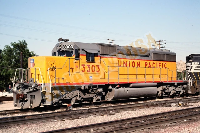 VTG 1993 TRAIN Slide 3303 UP Union Pacific Engine Victorville CA X3C131 ...
