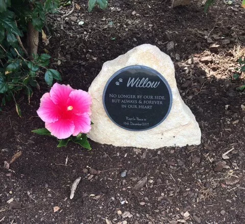 Pet Memorial - Granite - Plaque Round personalised custom engraved