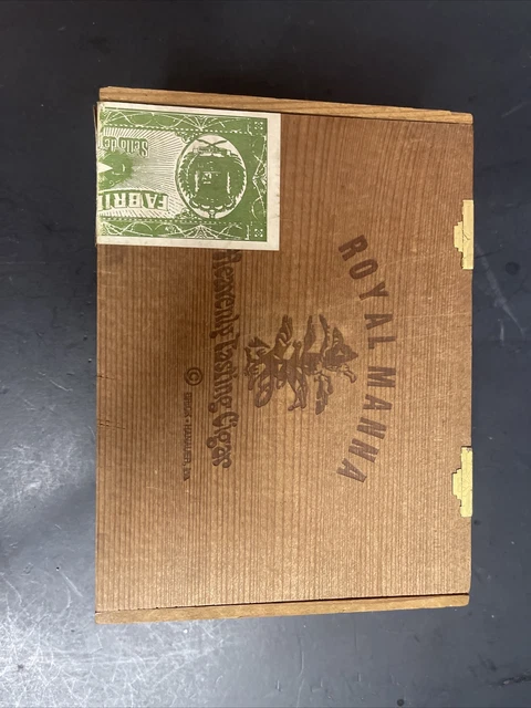Antique￼ RARE, Very Nice, Royal Manna Cigar Box Great Condition