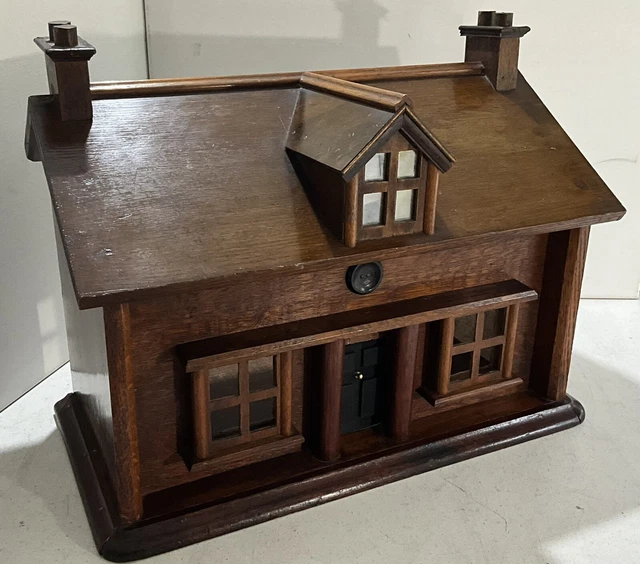 VINTAGE 1920S/30S MADE WOODEN SINGLE ROOM DOLL HOUSE £85.00