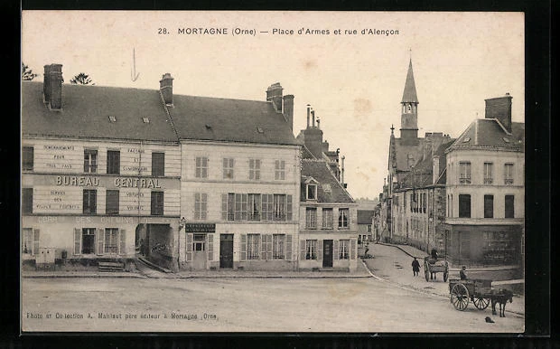 CPA Mortagne, Place d´Armes et rue d´Alencon