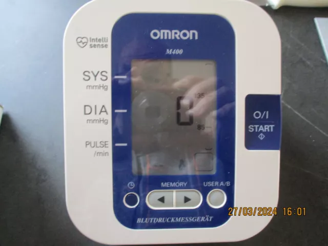 Omron M400 Automatisches Oberarm Blutdruckmessgerät - neuwertig