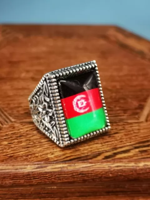 Amazing Tibetan Vintage Rare Old Miao Silver Inlay Gemstone Carved Ring F10