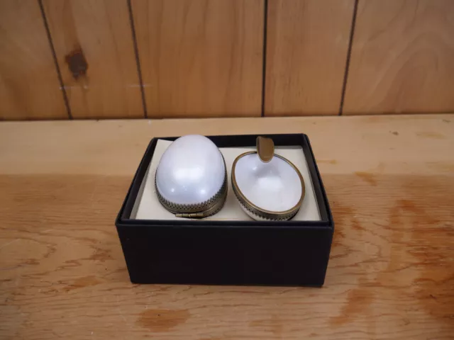 Vintage Evans Pearl Enamel Egg Table Lighter SET With Evans Ashtray In Box