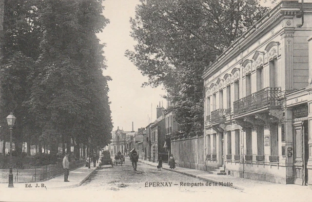 CPA 51 EPERNAY Remparts de la Motte