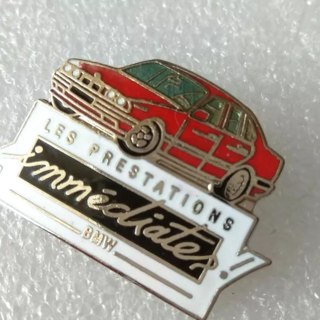 Pin's lapel pin pins BMW SERIE 3 LES PRESTATIONS IMMEDIATES Démons & Merveilles