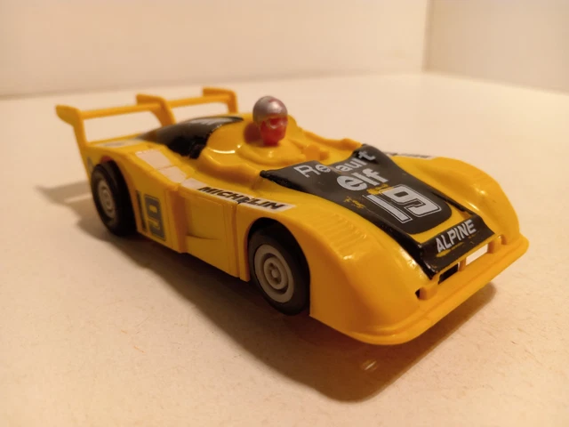 TROBY HO . RARE 404 PEUGEOT . SLOT CAR . VOITURE DE CIRCUIT . SANS MOTEUR