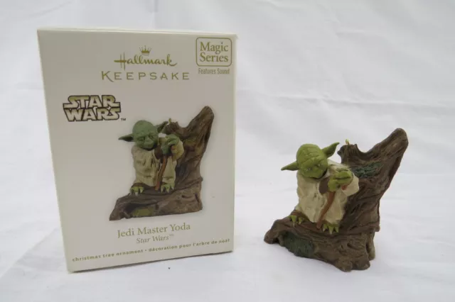 2011 Hallmark Keepsake Ornament - Jedi Master Yoda - Star Wars - Magic w/ Sounds