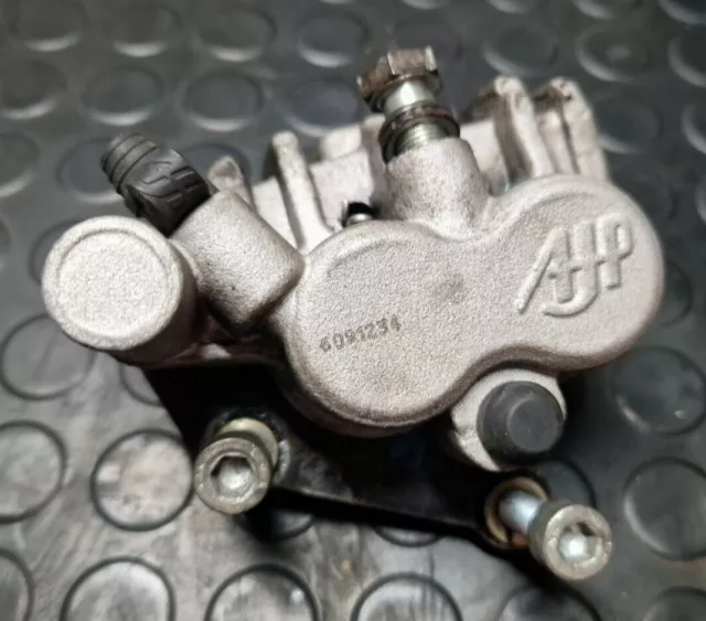 Pinza Freno Anteriore Derbi Gp1 50 Pastiglie Ancora In Buono Stato