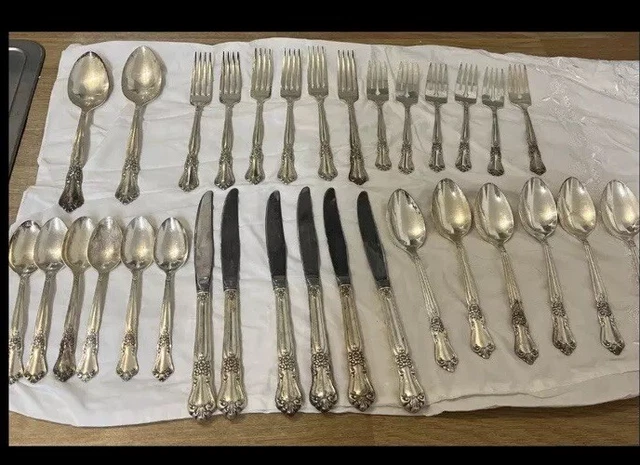 MEADOW ROSE W.A. Rogers Sterling Silver plate Flatware 32 Pieces 6 settings 85.00 PicClick UK