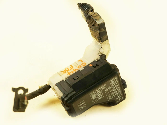 2000 01 02 2006 Nissan Sentra Engine Fender Mounted Fuse Relay Box Assembly Left