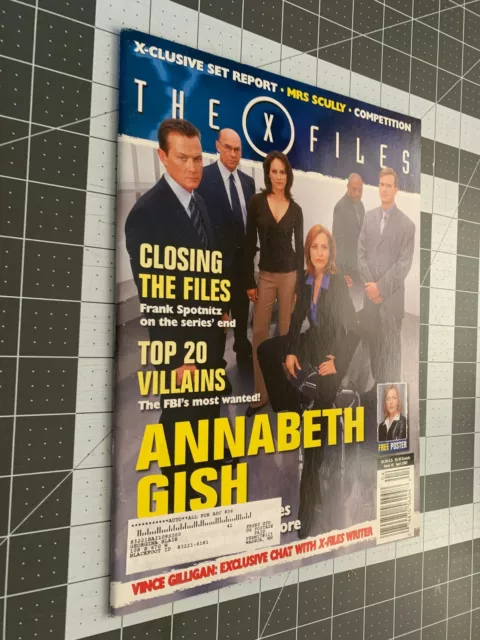 X-Files Magazine Issue 2  April 2002 Vol 6 No 2 w/poster Titan Closing The Files