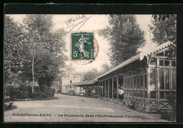 CPA Pougues-les-Eaux, le Promenade dans l´Etablissement Thermal 1908