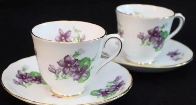 Royal Chelsea Ressort Violettes 2 Demitasse Tasse Et Soucoupe Jeux Grand État