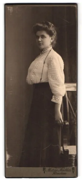 Fotografie Marie Müller, Breslau, junge Dame mit weisser Bluse