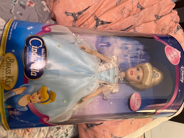 disney princess porcelain doll Cinderella. 2005 never been out of the box