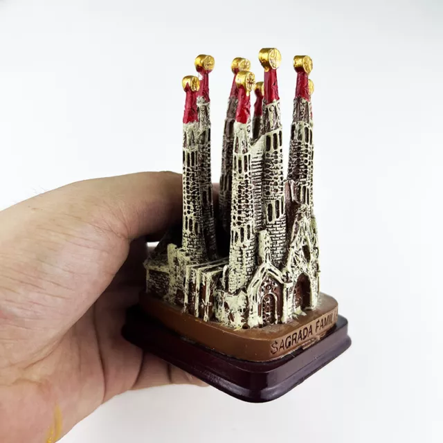 Spain Barcelona Catholic Church Sagrada Família Sculpture Model 6.5x7.5x10cm