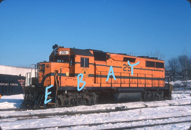 Maine Central MEC GP38 #251 ROSTER 1978 Original Kodachrome