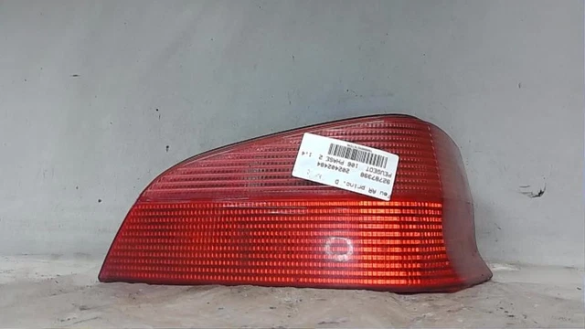 Feu Arrière Droit Pour Peugeot 106 Phase 2 – Réf. 6351G6 – Occasion En Bon état