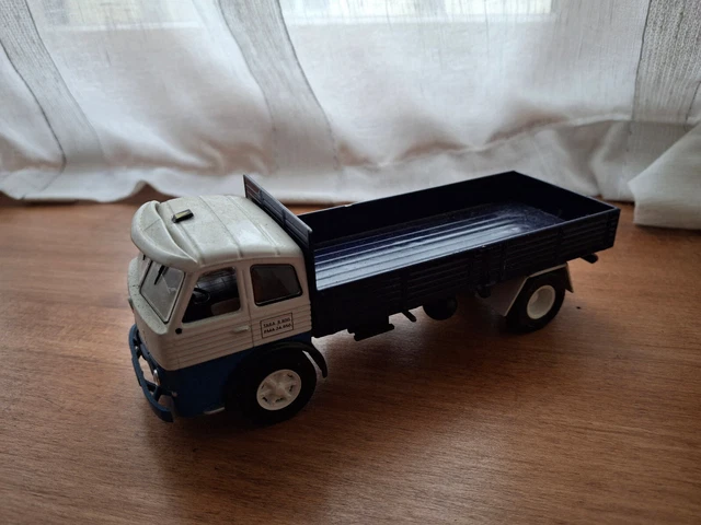 Premium ClassiXXs Mercedes-Benz LP911 1:43 - Plateau Ridelles Bâché - Réf 12152
