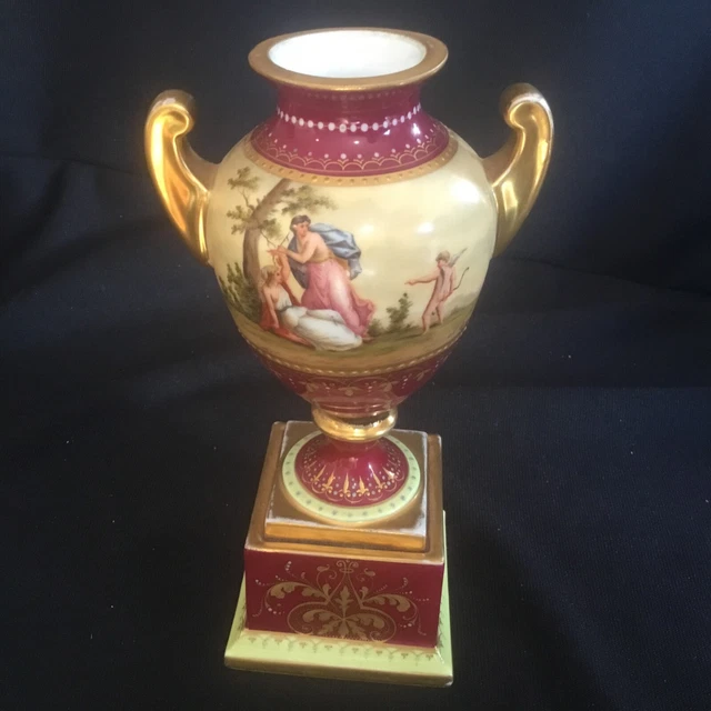 Antique Royal Vienna Urn Vase Amor und Venus & Diana auf der Jagd Artist Signed