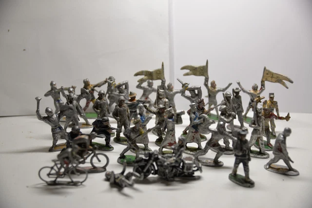 Lot De 15 Soldats Anciens En Aluminium Quiralu-Aludo - Figurines Collection