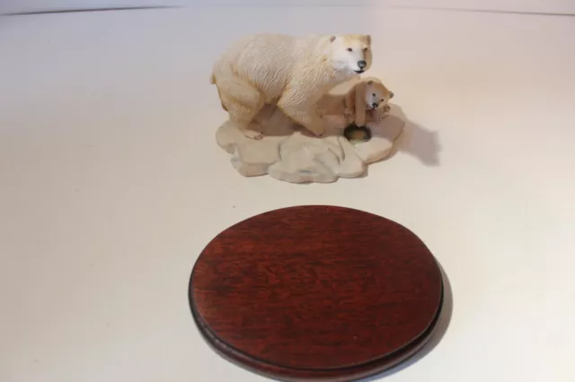 Border Fine Arts Polar Bear (RW18) from The Chiltern Collection 2