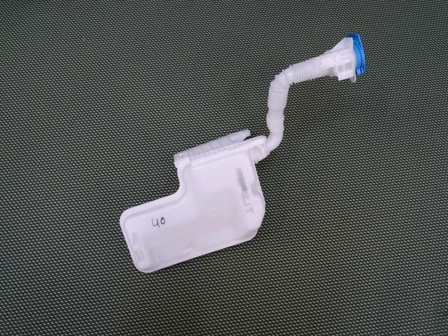 ORIGINAL VW AUDI R servoir D eau De Lavage Eau D essuie glace original-vw-audi-r-servoir-d-eau-de-lavage-eau-d-essuie-glace