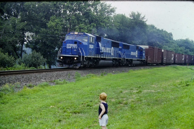 Kodachrome Original Slide Conrail EMD SD60M Diesel Engine #5520 (1996) #CC1577