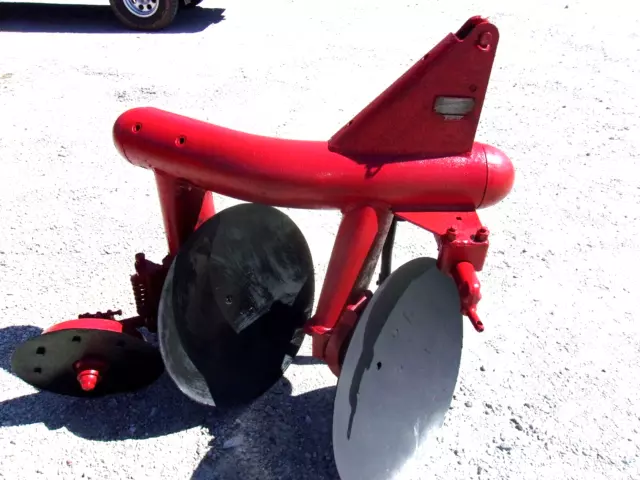 Used Ferguson 2 bottom Disc Plow 3 Pt. FREE 1000 MILE BUSINESS DELIVERY