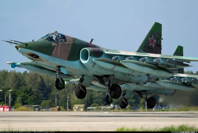 SUKHOI Su-25 FROGFOOT (Spannweite 1295 mm). Modellbauplan RC
