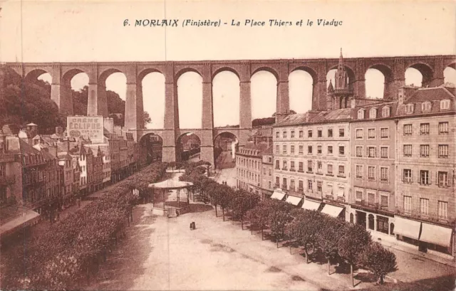 CPA Morlaix la place Thiers et le viaduc (132212)