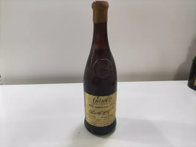 Bottiglia Di Vino Barolo 1964 Luigi Bosca Riserva Speciale Vintage Sigillato