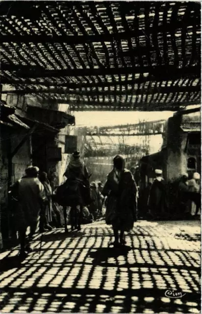 CPA AK MARRAKECH Dans la Médina MAROC (689851)