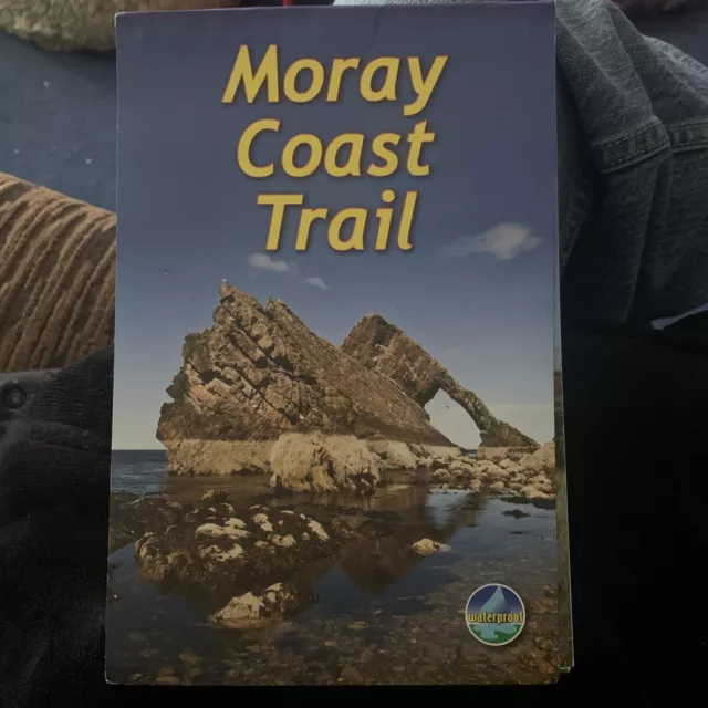 Moray Coast Trail - 9781898481409. Dava Way And Moray Way