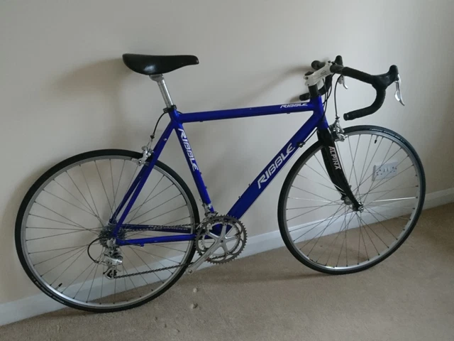 Horizontal top tube top road bike