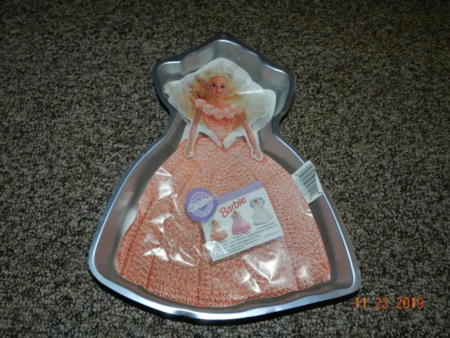 Wilton Barbie Cake Pan 1992 2105-2551 dress birthday, sparkle eyes, dream bride