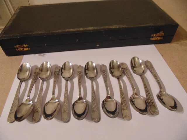 Lot De 12 Petites Cuillères à Moka Christofle – Modèle Villeroy – Argenté – Occasion
