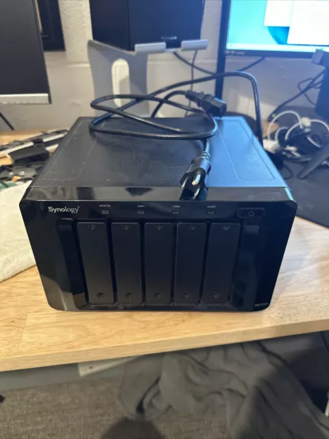 Synology DiskStation 5-Bay (Diskless) Network Attached Storage DS1512+