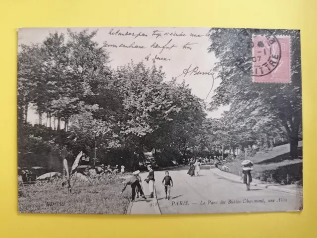 CPA 75 - PARIS in 1907 Le PARC des BUTTES CHAUMONT Une Allée Animés