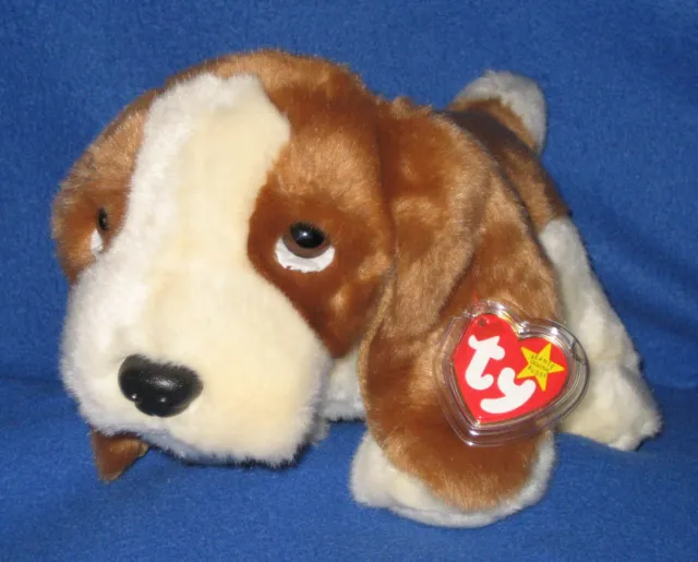 TY TRACKER the BASSET HOUND BEANIE BUDDY - MINT with MINT TAGS