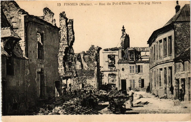 CPA AK Militaire - Fismes - Rue du Pot-d'Etain - Ruines (697310)