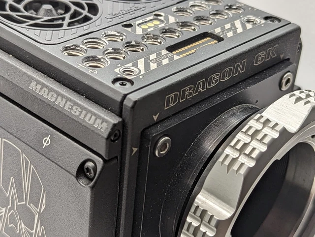 Cuerpo DSMC2 RED Weapon Dragon 6K (magnesio), montaje PL, conjunto OLPF, fuente de alimentación
