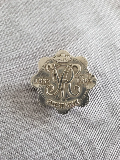 jubilé d'or de la reine Victoria belle broche en argent du XIXeme