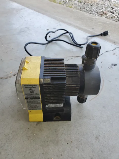 LMI Milton Roy Chemical Metering Pump A141-818SI 0.5 GPH, 250 Max PSI